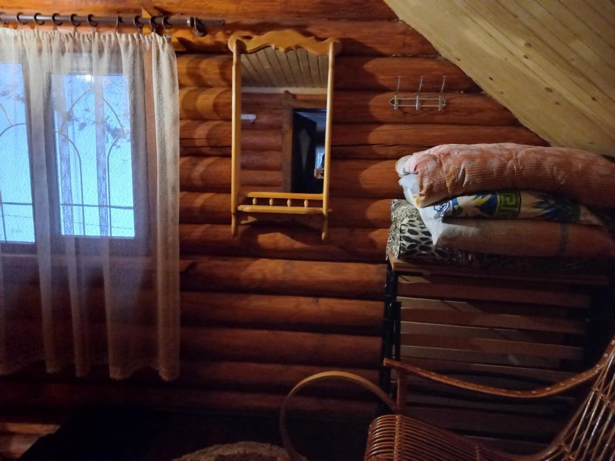 Затишний Будиночок Bukovets Exterior photo